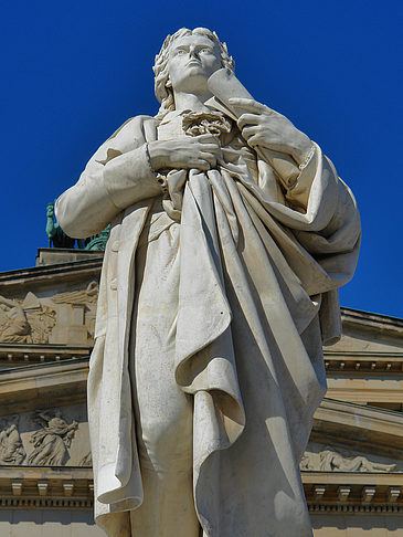 Foto Schillerdenkmal mit Konzerthaus - Berlin