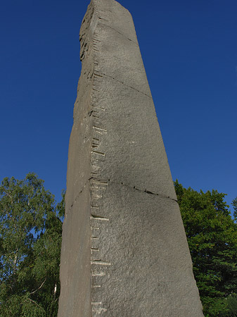 Foto Städelsches Kunstinstitut mit Obelisk