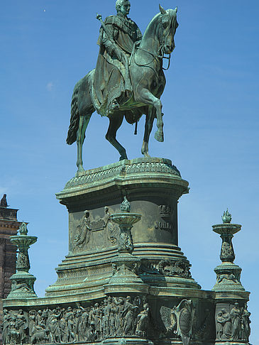 Fotos König-Johann-Statue