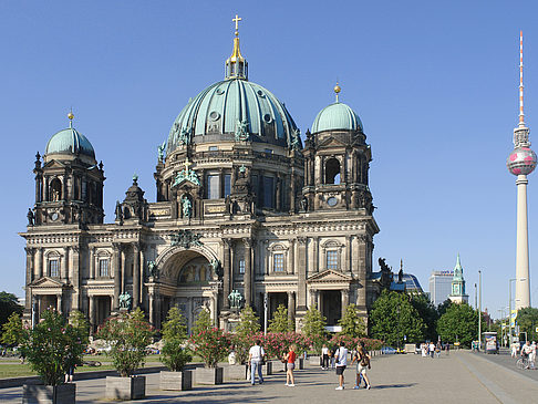 Foto Berliner Dom mit Fernsehturm