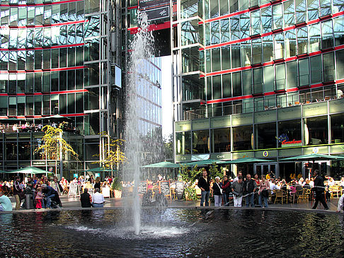Fotos Sony Center - Brunnen