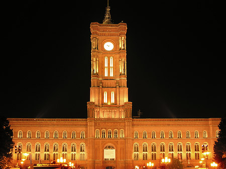 Fotos Rotes Rathaus bei Nacht | Berlin