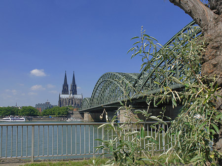 Hohenzollernbrücke am Kölner Dom