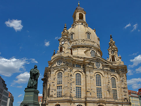 Frauenkirche und Lutherdenkmal Foto 